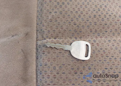 2001 Chevrolet Silverado 1500 Ls z USA, uszkodzony, nr VIN 1GCEK14T51Z118651